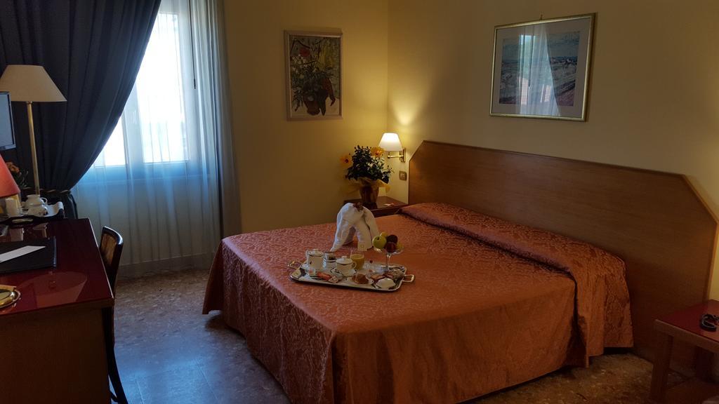 Nuovo Albergo Кьети Экстерьер фото
