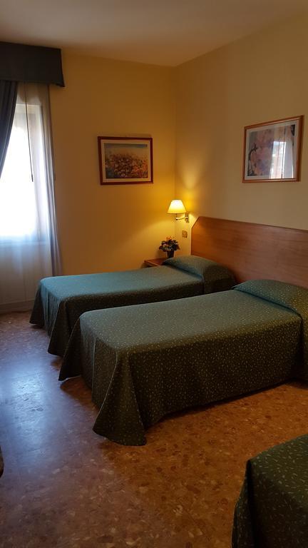 Nuovo Albergo Кьети Экстерьер фото